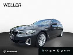 Sophistograu (grau) Gebraucht 2023 BMW 520 Comfort Edition Kombi | 37.795 € (Guter Preis)