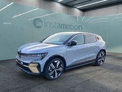 Grau Gebraucht 2023 Renault Mégane Iconic Limousine | 35.140 € (Etwas zu teuer)