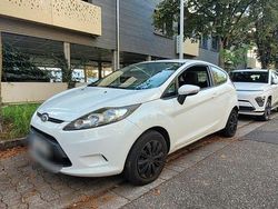 Weiß Gebraucht 2009 Ford Fiesta Ambiente Kleinwagen | 1.950 € (Fairer Preis)