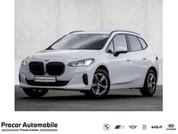 Weiß Gebraucht 2023 BMW 218 Shadowline Van / Kleinbus | 29.990 € (Fairer Preis)