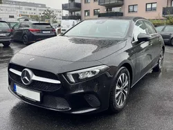 Nachtschwarz Gebraucht 2022 Mercedes A180 Kleinwagen | 22.900 € (Fairer Preis)
