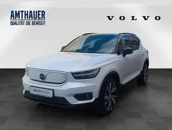 Weiß crystal white pearl / metallic metallic Gebraucht 2022 Volvo XC40 SUV | 31.560 € (Fairer Preis)