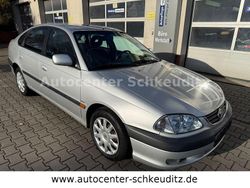 Silber Gebraucht 2002 Toyota Avensis Sol Limousine | 2.291 € (Fairer Preis)