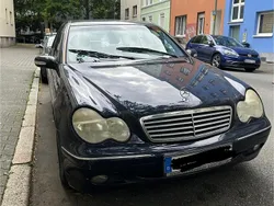 Blau Gebraucht 2002 Mercedes C180 Elegance Limousine | 2.300 € (Fairer Preis)