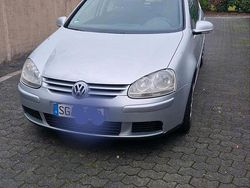 Silber Gebraucht 2007 VW Golf V Limousine | 2.600 € (Fairer Preis)