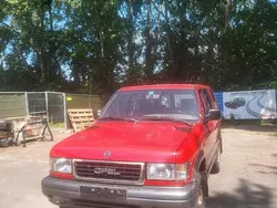 Rot Gebraucht 1998 Opel Monterey SUV | 5.850 €