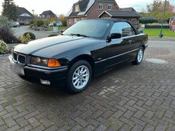Schwarz Gebraucht 1994 BMW 318 Cabriolet Cabrio | 5.490 €