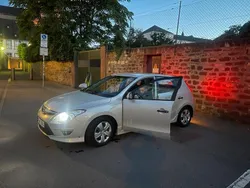 Grau Gebraucht 2012 Hyundai i30 Limousine | 3.999 €