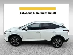 Brilliant white (m) Gebraucht 2022 Nissan Qashqai 360º SUV | 20.900 € (Fairer Preis)