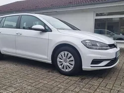 Pure white Gebraucht 2019 VW Golf VII Trendline Kombi | 12.299 € (Fairer Preis)