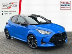 Neptune blue metallic, dach schwarz Gebraucht 2024 Toyota Yaris Hybrid Edition | 27.880 € (Guter Preis)