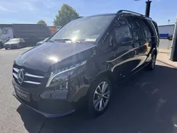 Schwarz Gebraucht 2023 Mercedes V300 Van / Kleinbus | 72.291 €