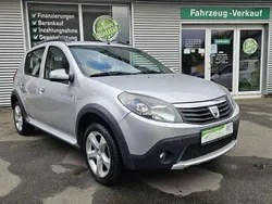 Grau Gebraucht 2011 Dacia Sandero Stepway Kleinwagen | 3.990 € (Etwas zu teuer)
