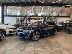 Blau Gebraucht 2020 BMW 320 Luxury Line Kombi | 21.999 € (Teuer)
