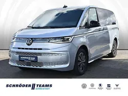 Reflexsilber metallic Gebraucht 2024 VW T7 Style Van | 53.490 € (Superpreis)