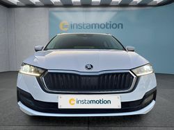 Weiß Gebraucht 2023 Skoda Octavia Kombi | 30.399 € (Etwas zu teuer)
