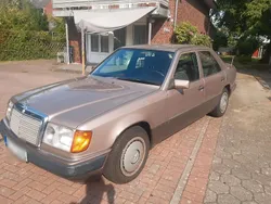 Gold Gebraucht 1993 Mercedes E200 Sportline Limousine | 3.980 €