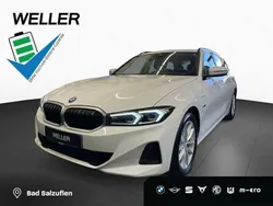 Alpinweiss iii (weiß) Gebraucht 2022 BMW 320e Shadowline Kombi | 27.980 € (Fairer Preis)