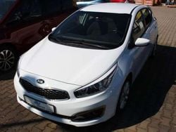 Carraraweiß Gebraucht 2018 Kia Ceed Edition 7 Limousine | 11.490 € (Fairer Preis)