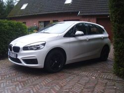 Weiß Gebraucht 2018 BMW 218 Active Tourer Van / Kleinbus | 14.799 € (Fairer Preis)