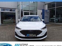 Weiß Gebraucht 2023 Ford Focus Titanium Limousine | 21.479 € (Fairer Preis)
