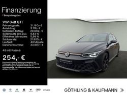 Deep black perleffekt Gebraucht 2023 VW Golf VIII GTI Limousine | 29.888 € (Guter Preis)