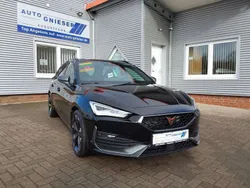 Mitternachtsschwarz Gebraucht 2024 Cupra Leon Kombi | 32.900 € (Fairer Preis)