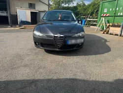 Grau Gebraucht 2006 Alfa Romeo 147 Kleinwagen | 2.500 € (Etwas zu teuer)