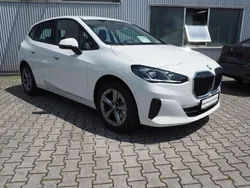 Weiß Gebraucht 2024 BMW 218 Active Tourer Luxury Line Van / Kleinbus | 29.980 € (Superpreis)