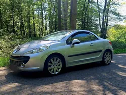 Silber Gebraucht 2007 Peugeot 207 CC Cabrio | 2.500 € (Fairer Preis)