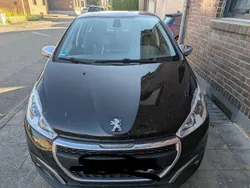 Schwarz Gebraucht 2018 Peugeot 208 Allure Kleinwagen | 7.800 € (Fairer Preis)