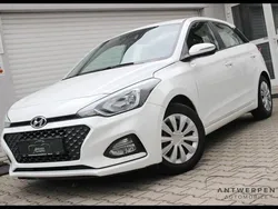 Polar white / sol Gebraucht 2019 Hyundai i20 Trend Limousine | 7.990 € (Guter Preis)
