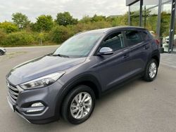 Grau Gebraucht 2016 Hyundai Tucson SUV | 17.980 € (Etwas zu teuer)