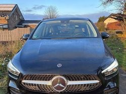 Schwarz Gebraucht 2020 Mercedes B200 AMG line Van / Kleinbus | 22.800 € (Fairer Preis)