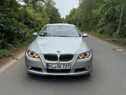 Silber Gebraucht 2006 BMW 325 Coupé | 12.300 €