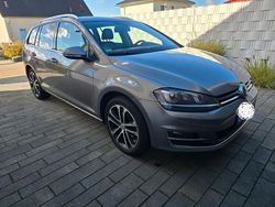 Grau Gebraucht 2014 VW Golf VII Highline Kombi | 13.500 € (Etwas zu teuer)