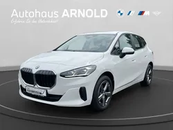 Alpinweiß uni Gebraucht 2024 BMW 218 Active Tourer Luxury Line Van / Kleinbus | 29.910 € (Superpreis)