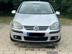 Silber Gebraucht 2004 VW Golf V Limousine | 1.900 € (Fairer Preis)