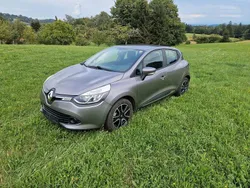 Grau Gebraucht 2015 Renault Clio IV Dynamique Limousine | 6.300 € (Fairer Preis)
