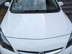 Weiß Gebraucht 2015 Opel Astra Selection Limousine | 7.000 € (Guter Preis)