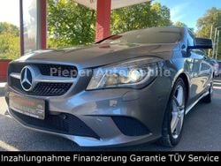 Grau Gebraucht 2014 Mercedes CLA200 Limousine | 15.990 € (Fairer Preis)