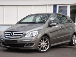Kometgrau metalliclack Gebraucht 2006 Mercedes B200 Sport Van / Kleinbus | 4.290 € (Fairer Preis)