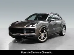 Grau Gebraucht 2025 Porsche Cayenne SUV | 124.729 € (Teuer)