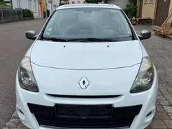 Weiß Gebraucht 2012 Renault Clio IV Night&Day Limousine | 7.701 €