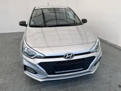 Silber Gebraucht 2020 Hyundai i20 Advantage Kleinwagen | 13.490 € (Fairer Preis)