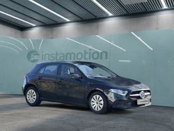 Schwarz Gebraucht 2022 Mercedes A200 Limousine | 24.450 € (Fairer Preis)