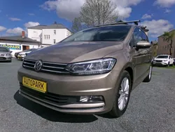 Gold Gebraucht 2015 VW Touran Highline Van / Kleinbus | 14.500 € (Guter Preis)