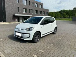 Weiß Gebraucht 2016 VW up! CLUB Kleinwagen | 6.500 € (Guter Preis)