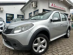Grau Gebraucht 2010 Dacia Sandero Stepway Kleinwagen | 4.749 € (Etwas zu teuer)