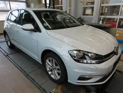 Weiß Gebraucht 2017 VW Golf VII Comfortline Limousine | 13.950 € (Fairer Preis)